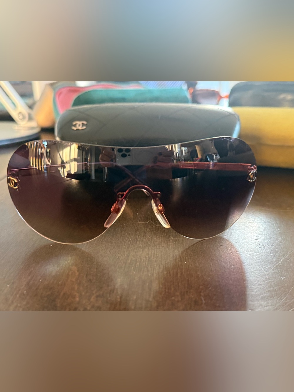 CHANEL Oversized Rimless Sunglasses in Gradient Purple with Gold CC Accents - Picture 2 of 14
